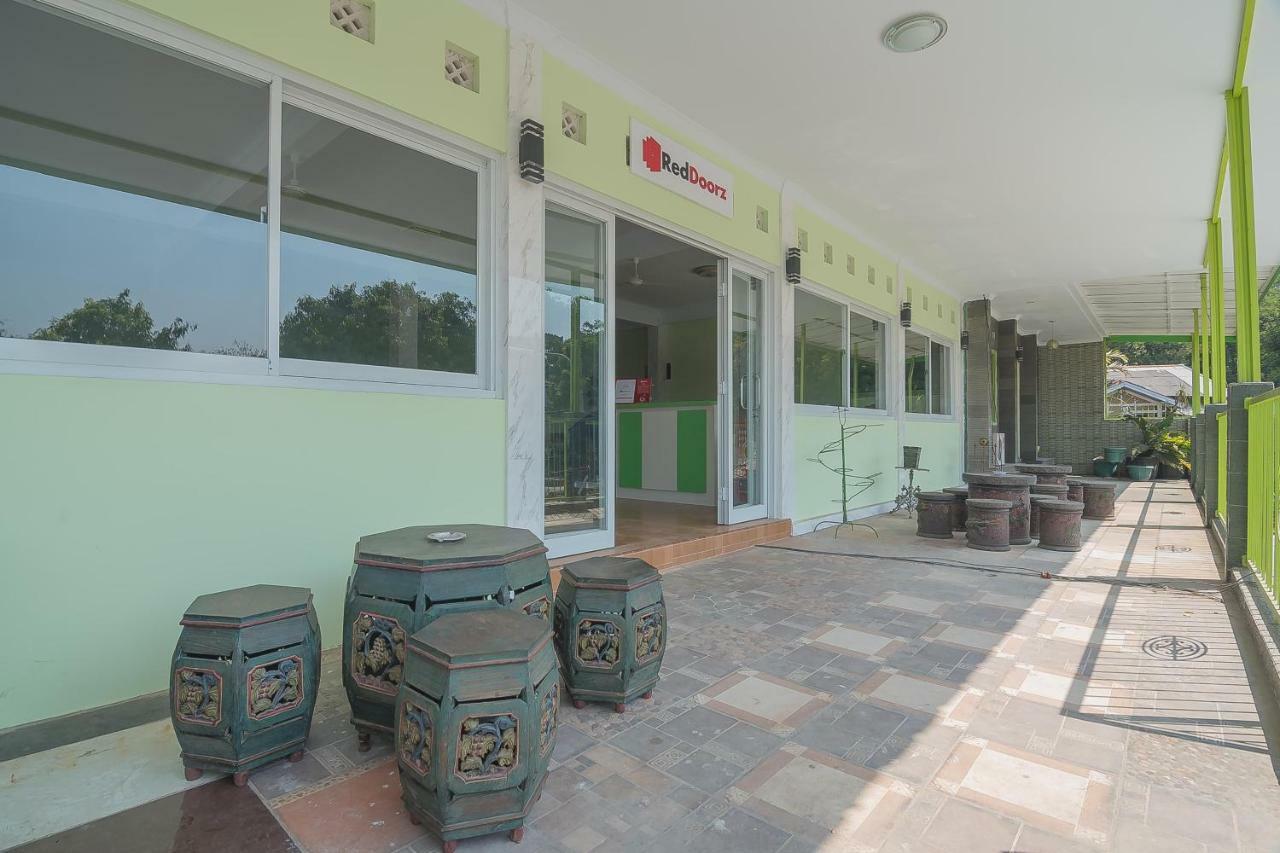 Reddoorz Syariah Near Museum Wisma Karya Субанг Экстерьер фото