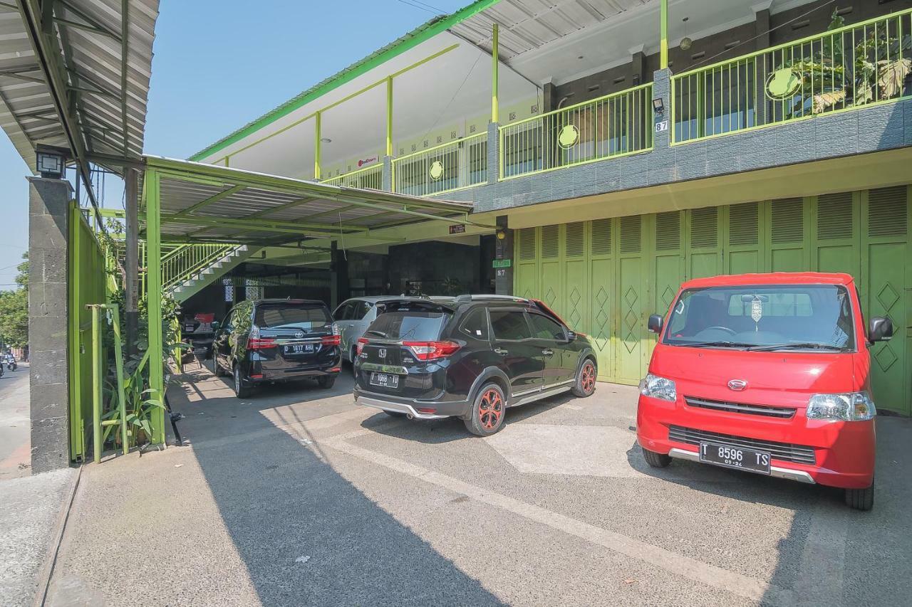 Reddoorz Syariah Near Museum Wisma Karya Субанг Экстерьер фото